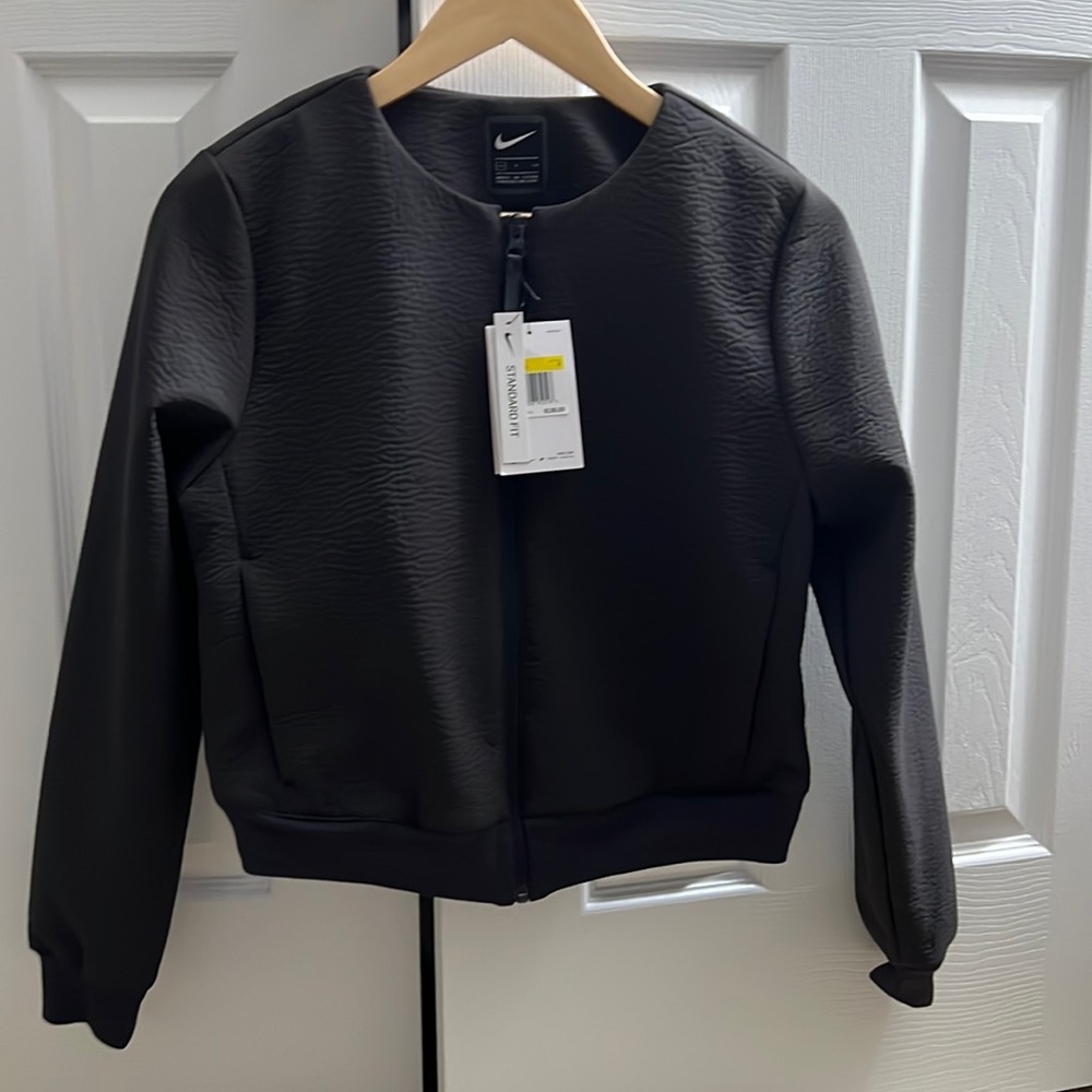 Nike standard fit dark grey jacket small nwt